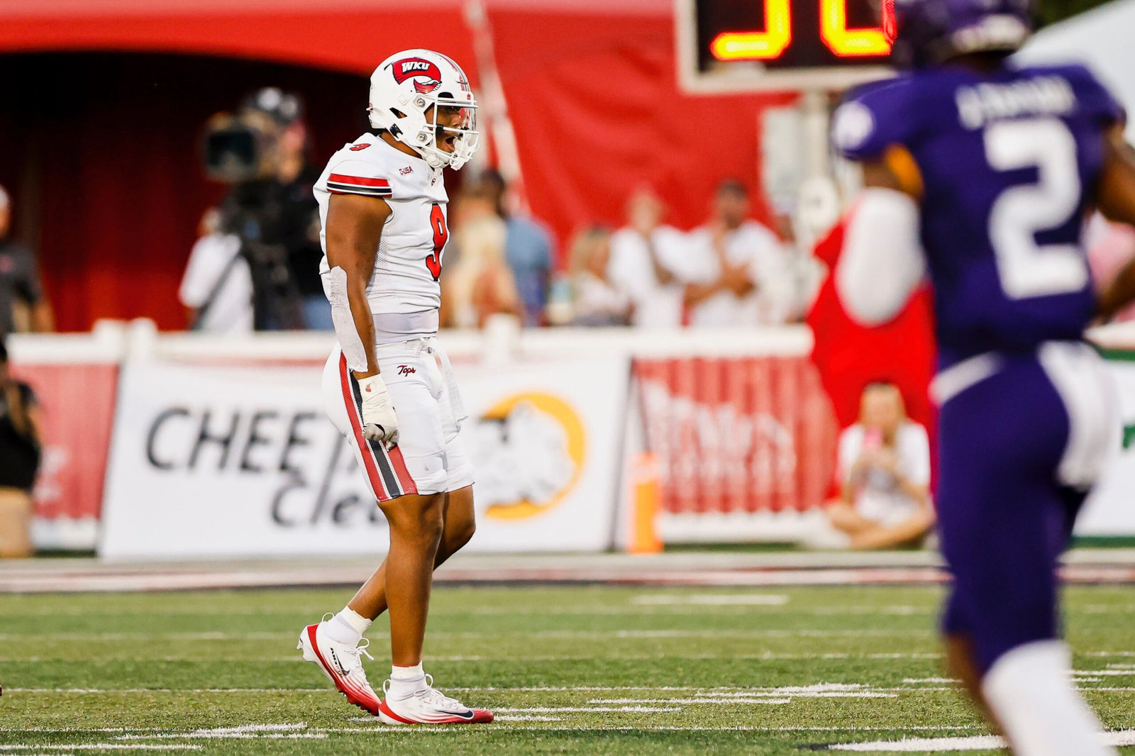 Linebacker Dominic Oliver (9) | Photo by Savannah Philpot